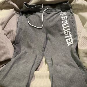 Hollister joggers